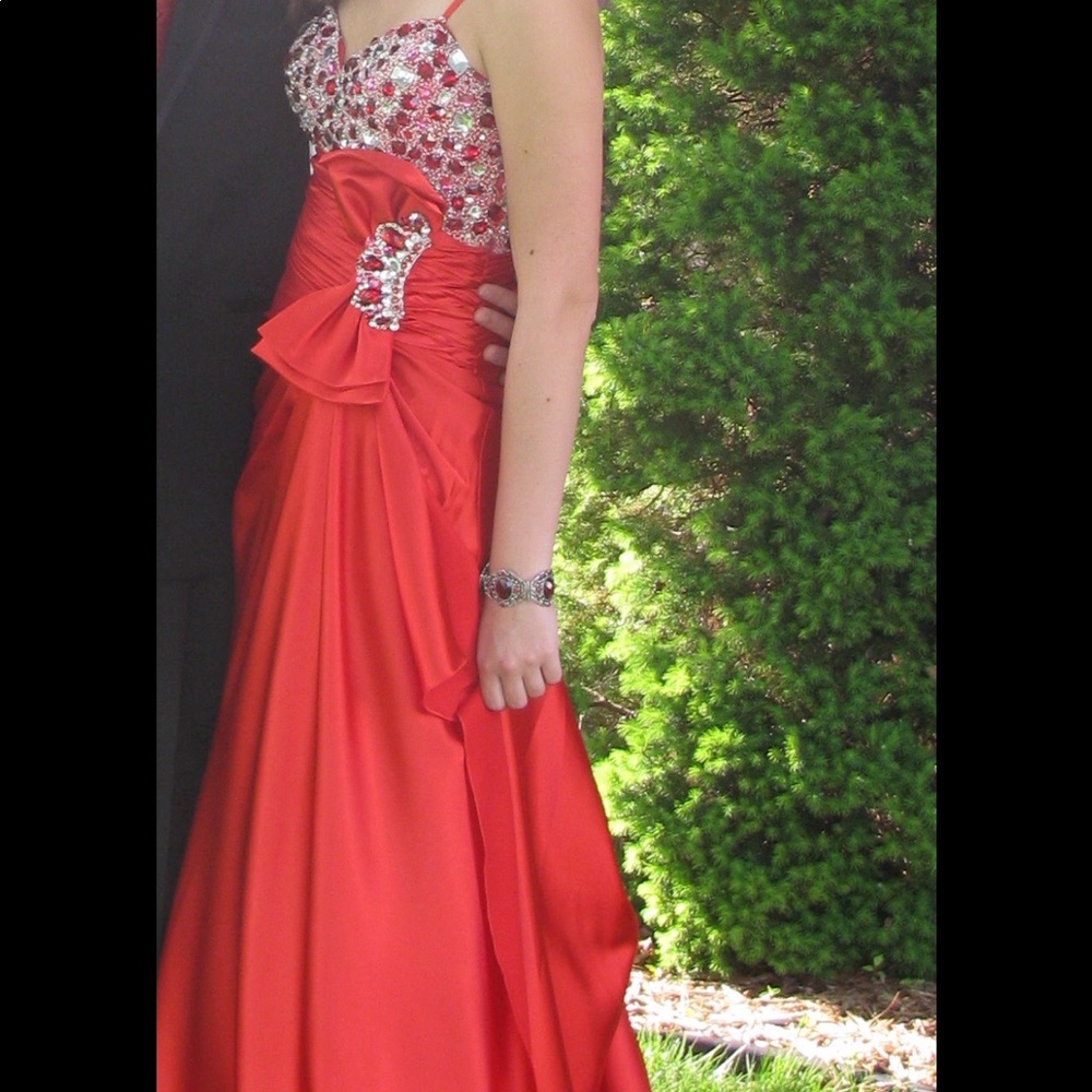 Red Tony Bowls Size 8 Prom Dress